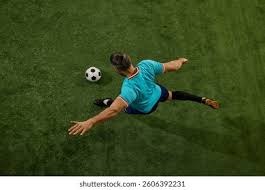 世体：奥尔莫左肩脱臼恢复良好，预计伤缺一个月